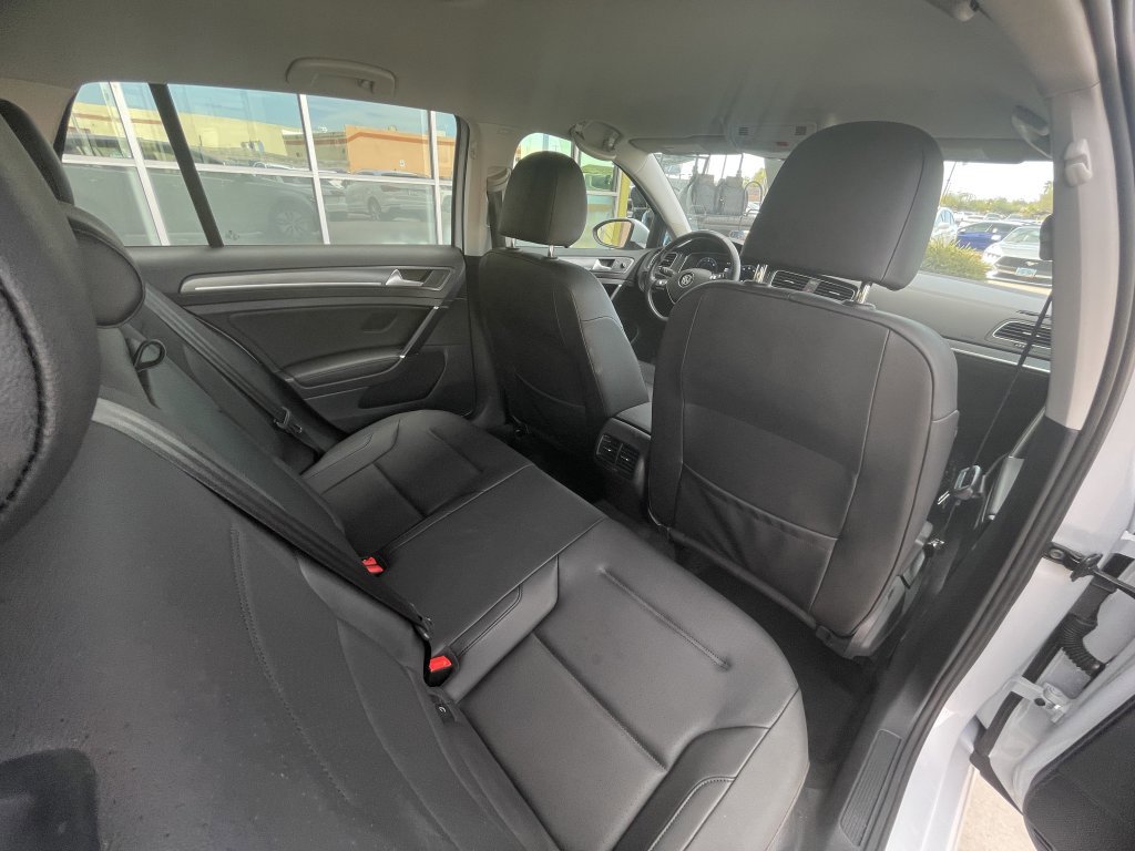 Used 2019 Volkswagen e-Golf SEL Premium image 21