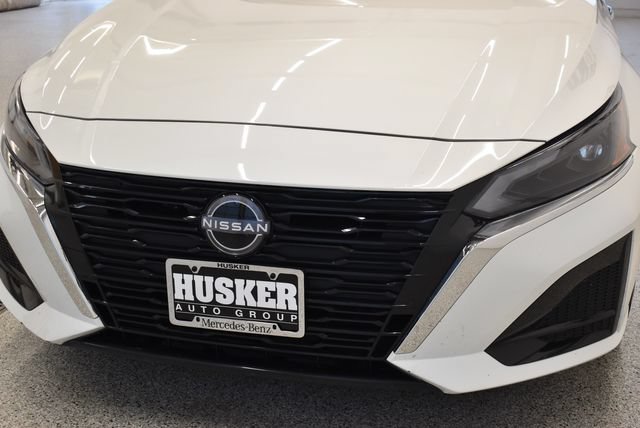 Used 2025 Nissan Altima 2.5 SV FWD image 14