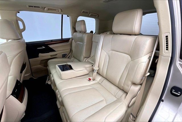 Used 2019 Lexus LX 570 4WD w/ Luxury Package image 20
