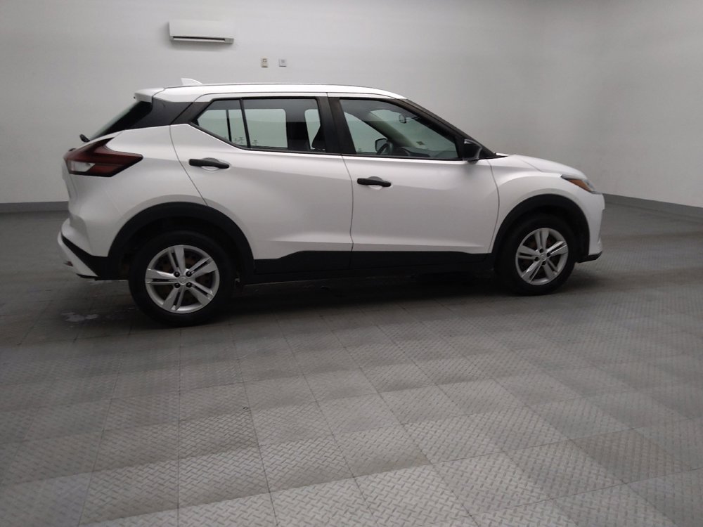 Used 2022 Nissan Kicks S image 10