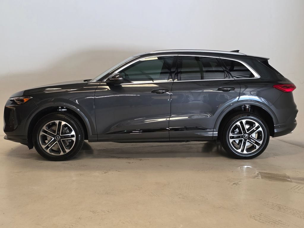 Certified 2026 Audi Q5 Premium w/ Convenience Package AWD/4WD image 3