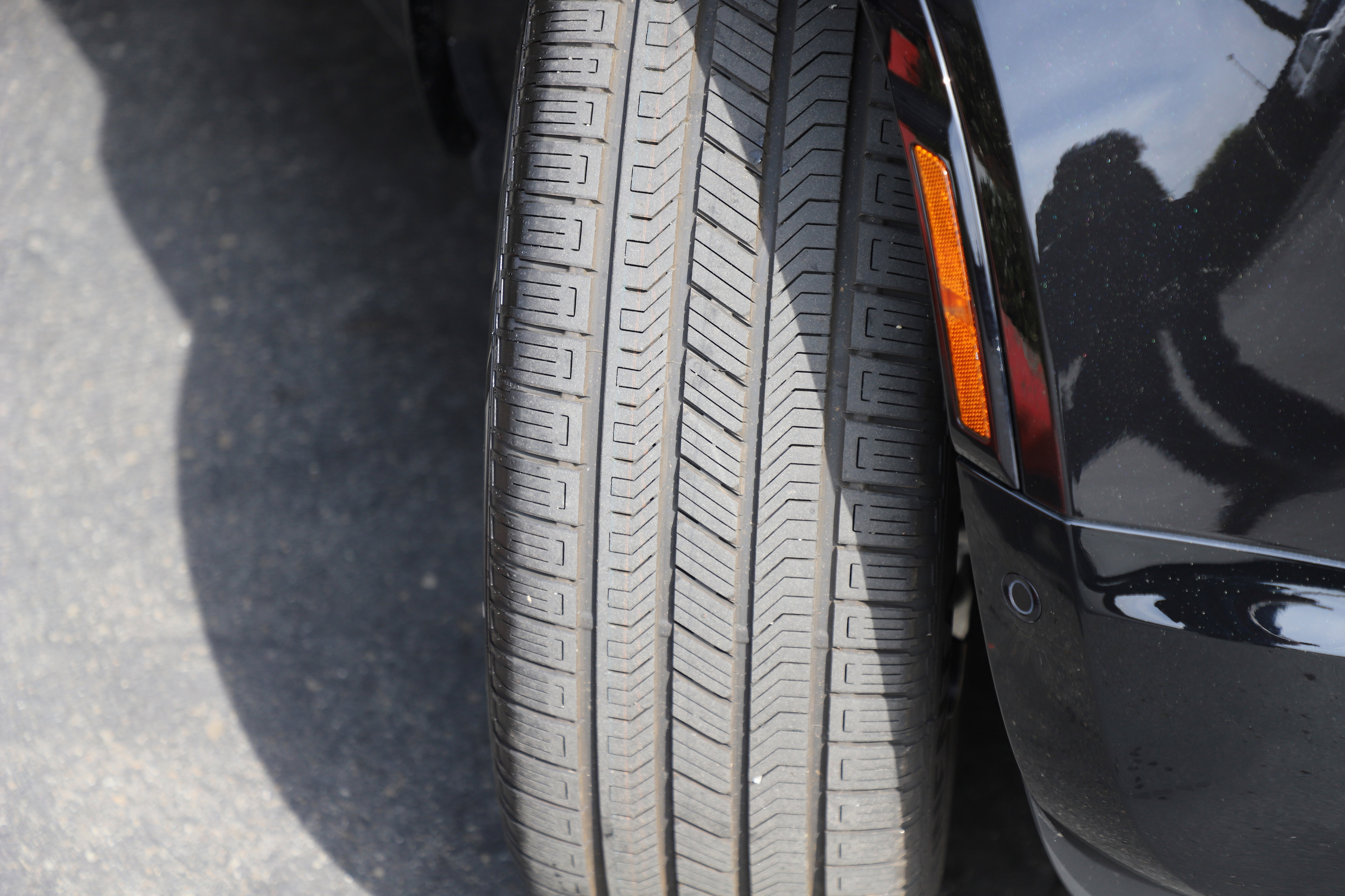 New 2026 Land Rover Defender 110 X-Dynamic SE image 3