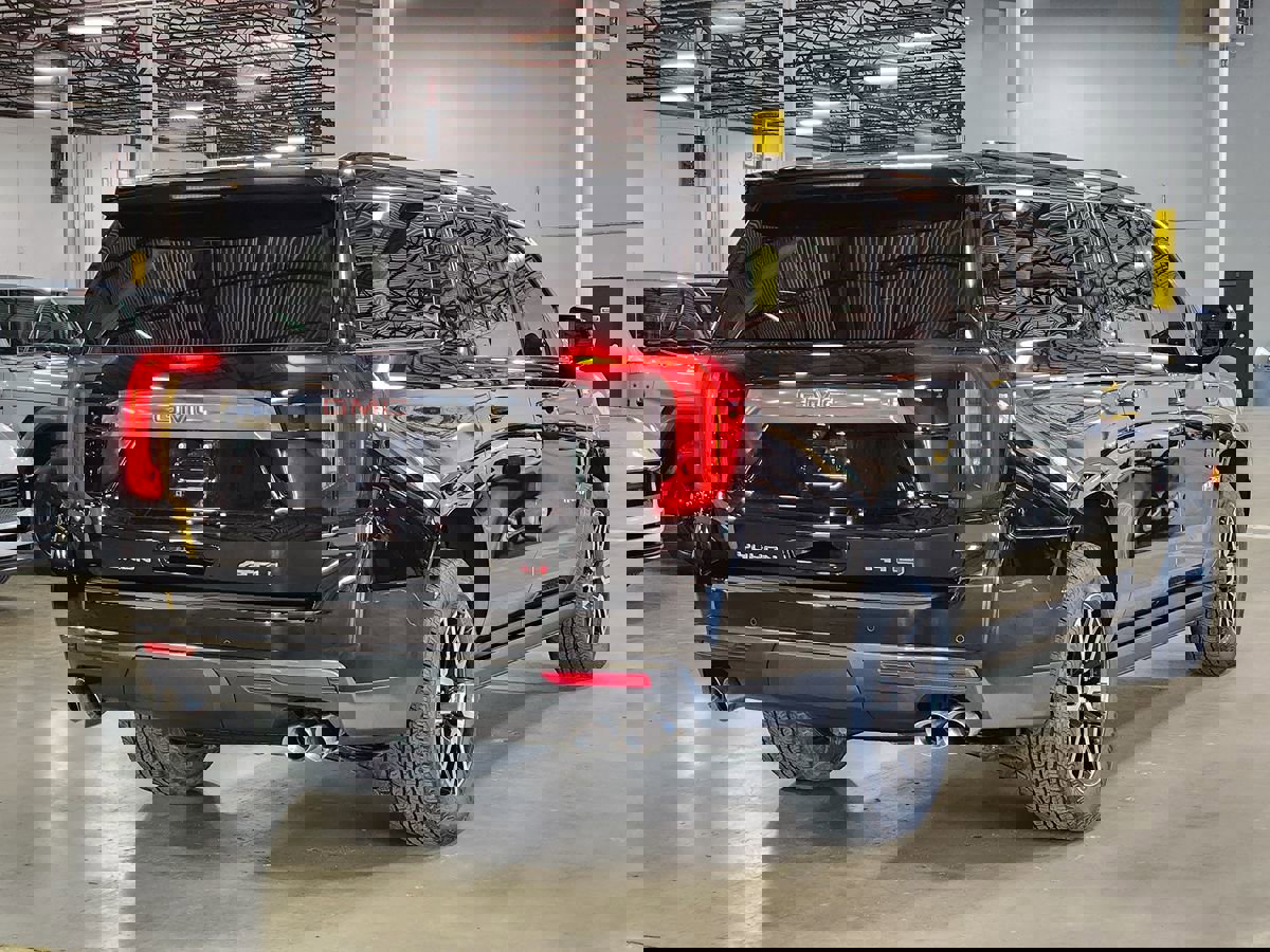 Used 2023 GMC Yukon XL AT4 w/ AT4 Premium Package image 8