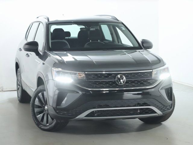 Used 2023 Volkswagen Taos S image 2
