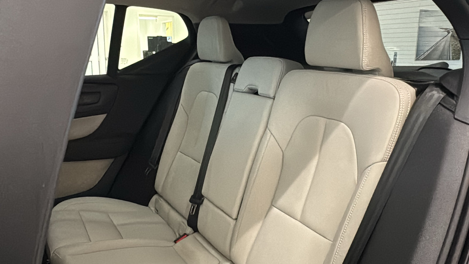 New 2026 Volvo XC40 B5 Ultra w/ Protection Package Premier AWD/4WD image 26