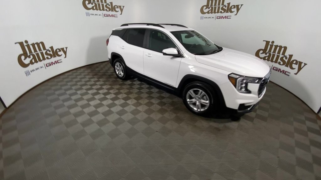 Certified 2024 GMC Terrain SLE w/ Driver Convenience Package FWD image 2