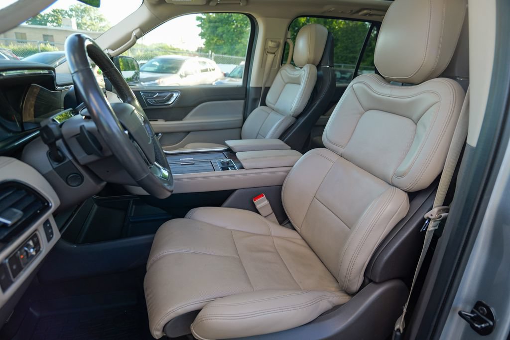 Used 2023 Lincoln Navigator L Reserve AWD/4WD image 23