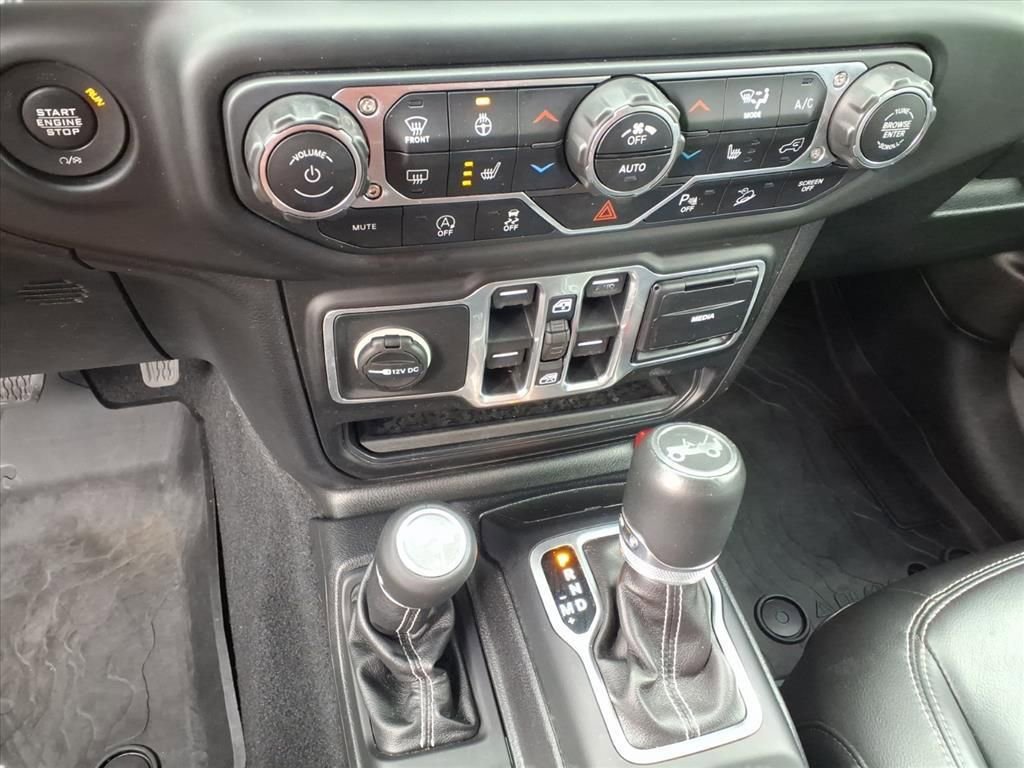 Used 2018 Jeep Wrangler Unlimited Sahara image 23