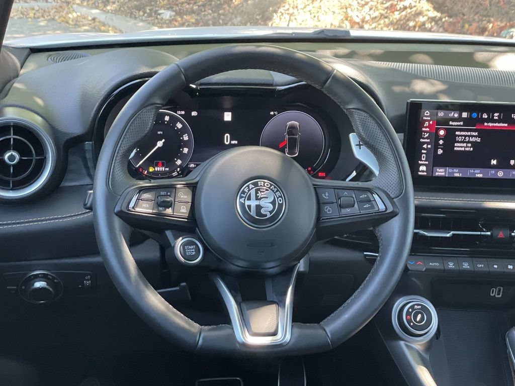 Used 2025 Alfa Romeo Tonale w/ Premium Package AWD/4WD image 8