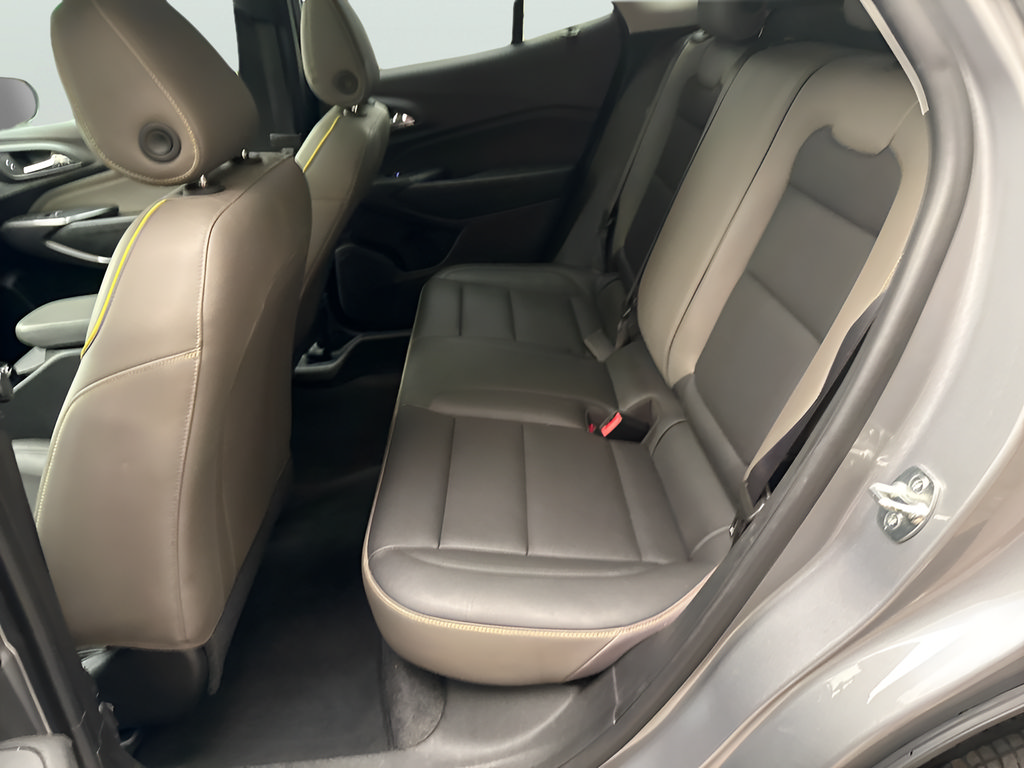 Used 2024 Chevrolet Trax ACTIV w/ Sunroof Package FWD image 9