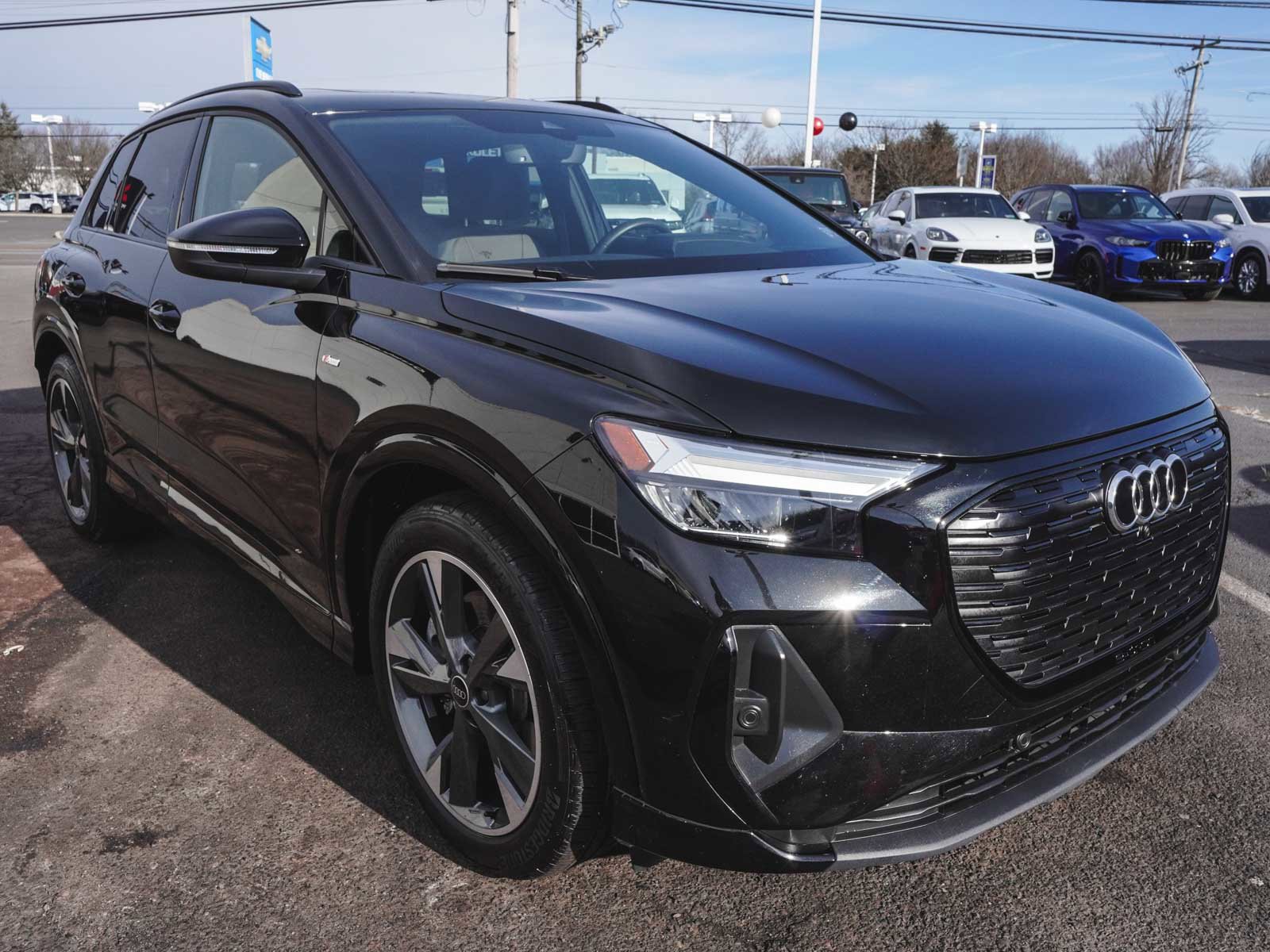 Used 2025 Audi Q4 e-tron Premium Plus image 3