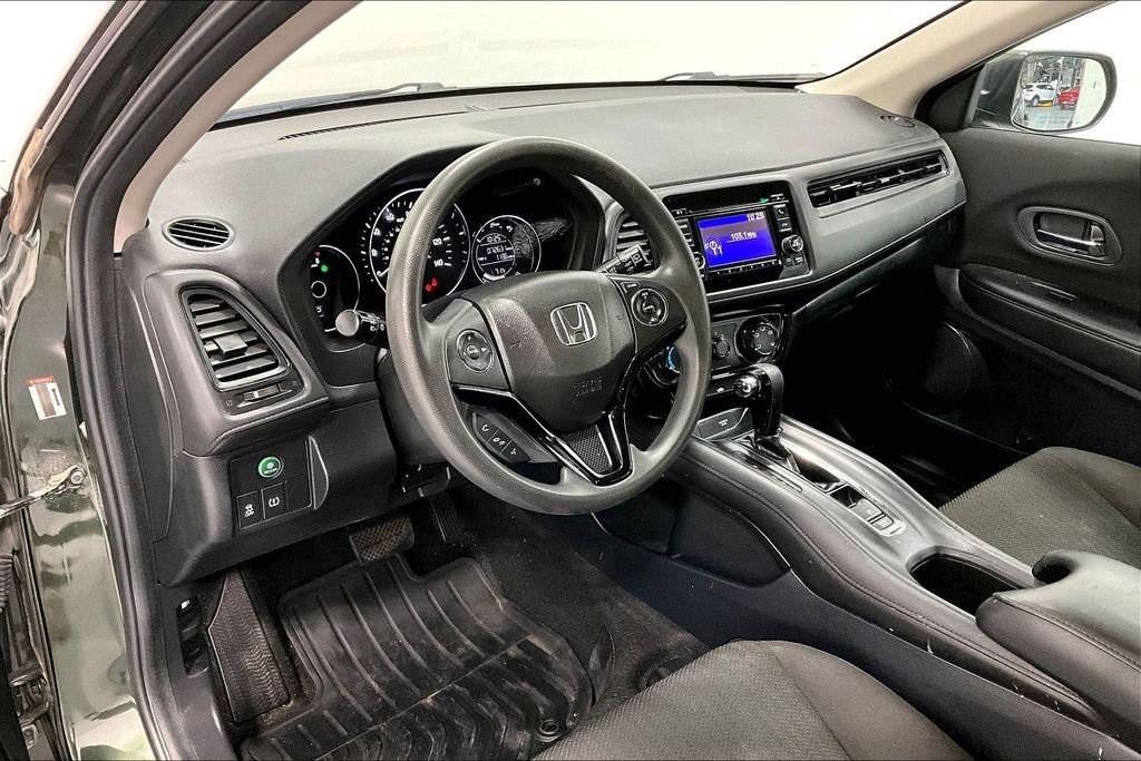 Used 2017 Honda HR-V LX image 16