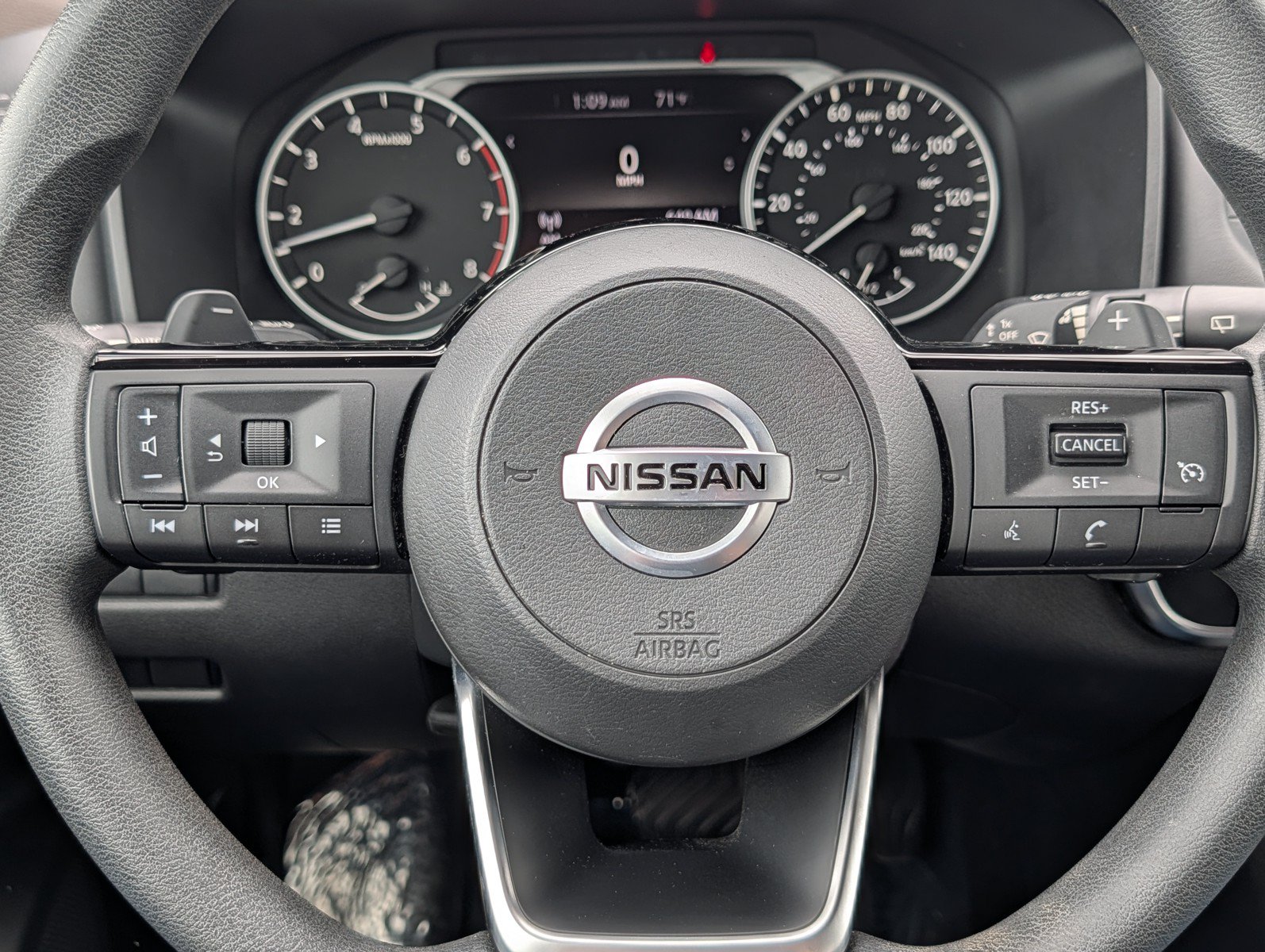 Used 2021 Nissan Rogue S AWD/4WD image 24