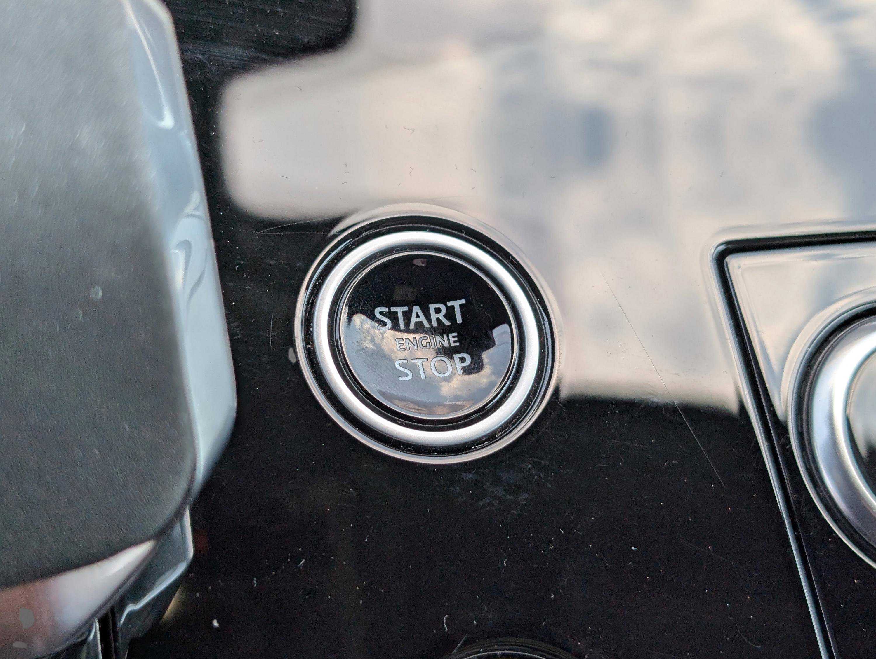 Used 2023 Land Rover Range Rover Sport SE image 31