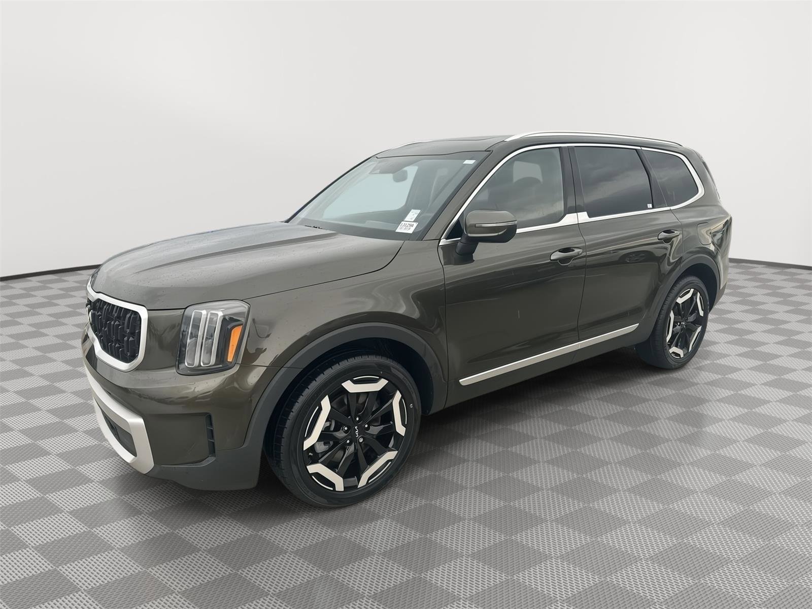 Used 2023 Kia Telluride EX w/ EX Captain's Chair Package