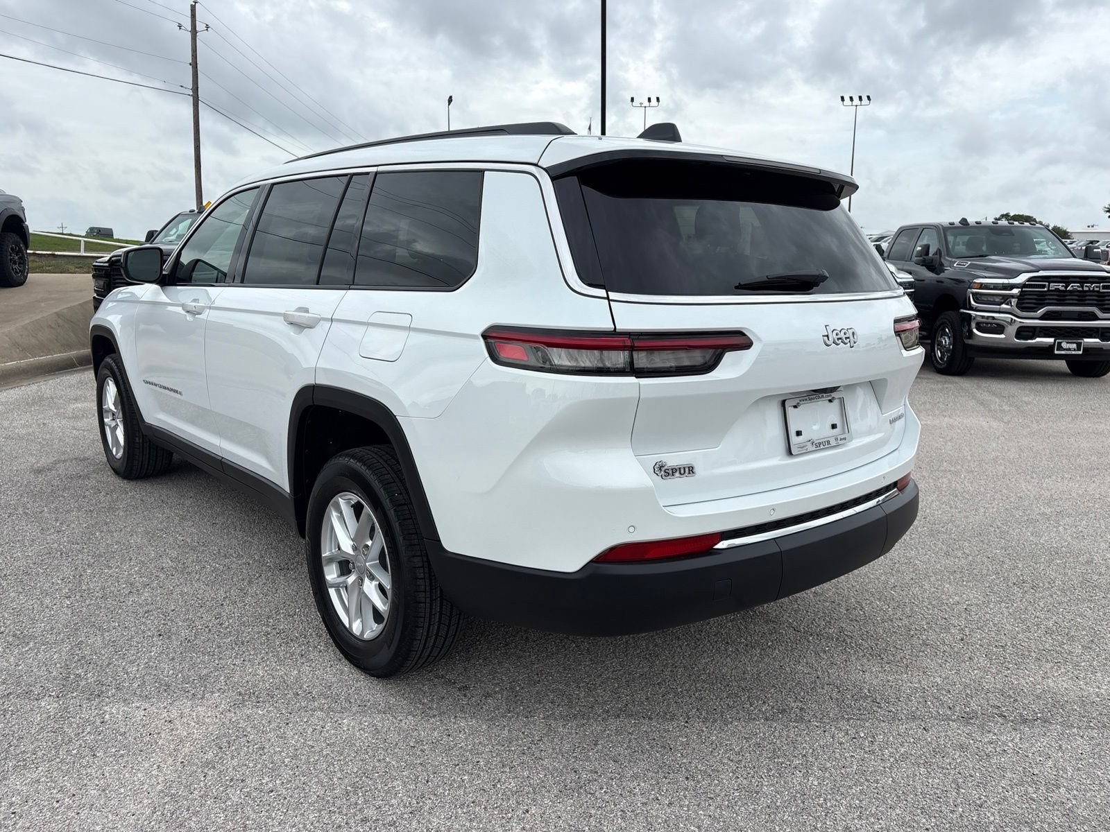 New 2026 Jeep Grand Cherokee L Laredo RWD image 3