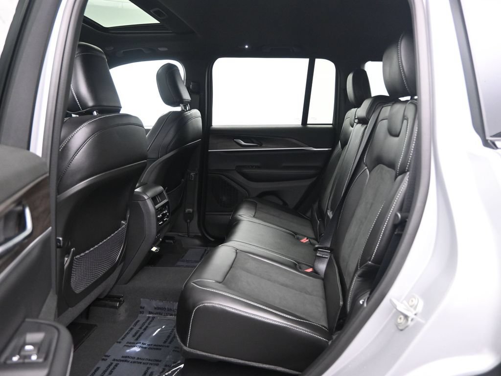 New 2026 Jeep Grand Cherokee Altitude AWD/4WD image 29
