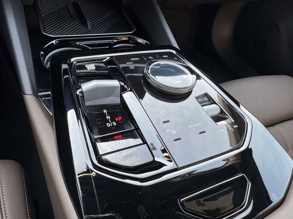 Certified 2025 BMW 530i xDrive image 14