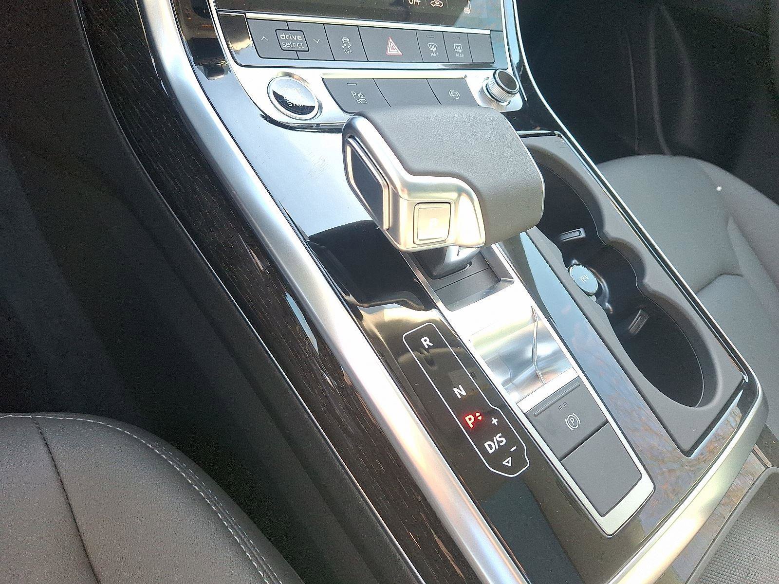 New 2025 Audi Q8 Premium image 13