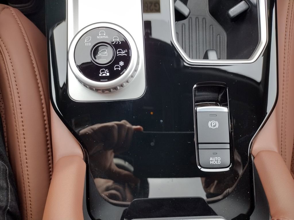 New 2026 Mitsubishi Outlander SEL image 25