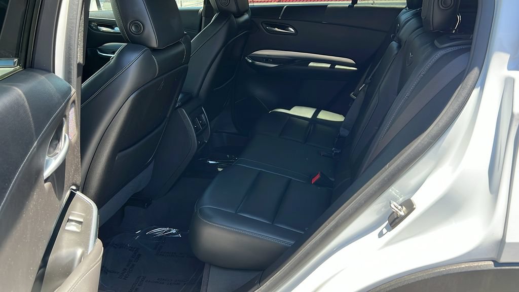 Used 2022 Cadillac XT4 Premium Luxury w/ Enhanced Visibility Package FWD image 11