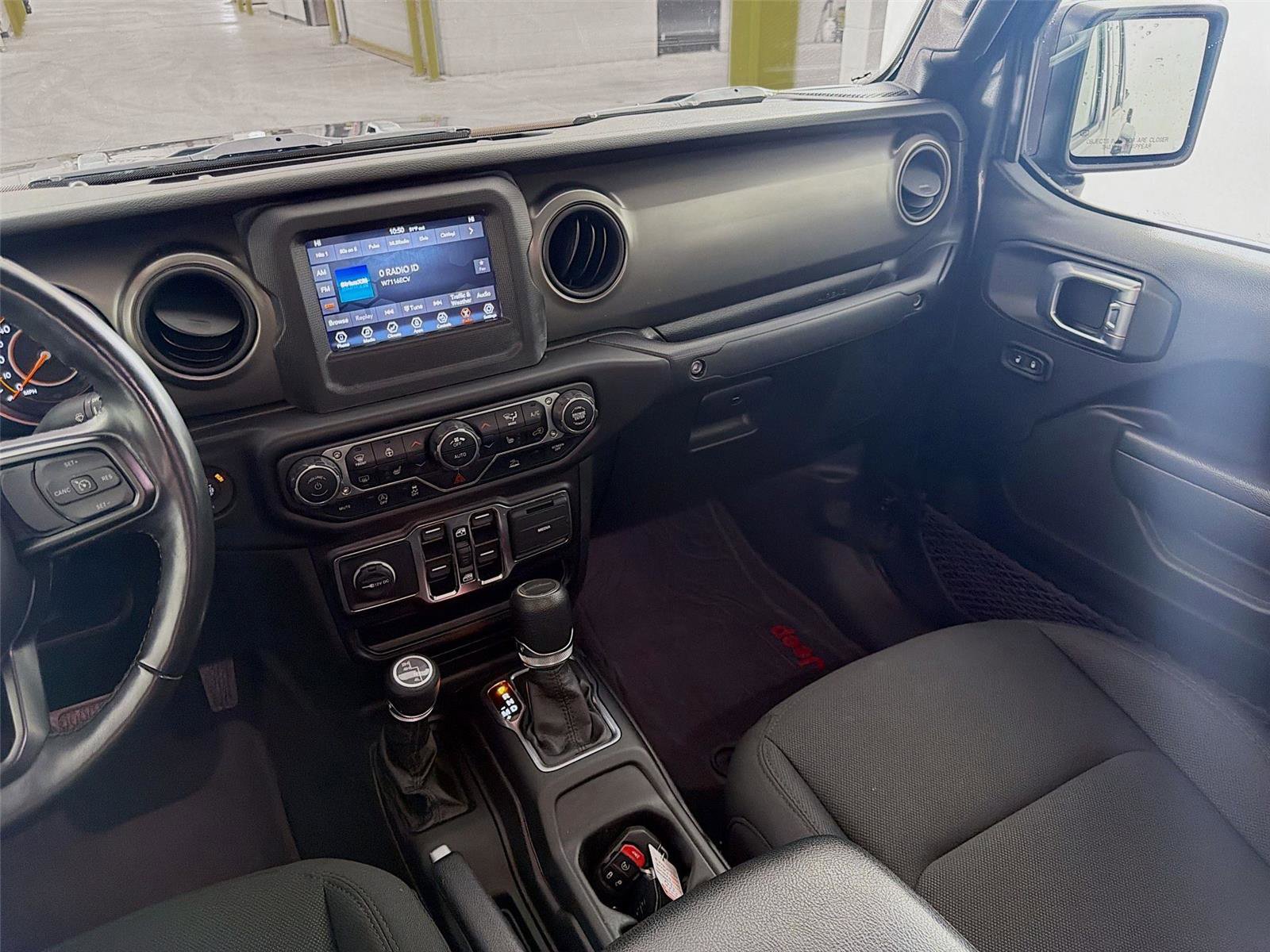 Used 2022 Jeep Gladiator Sport image 23