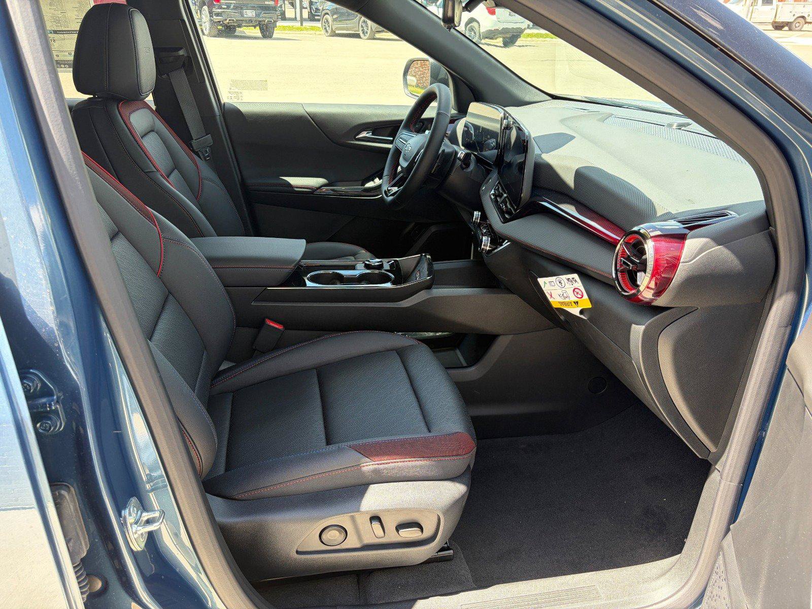 New 2026 Chevrolet Equinox RS w/ Convenience Package III AWD/4WD image 24