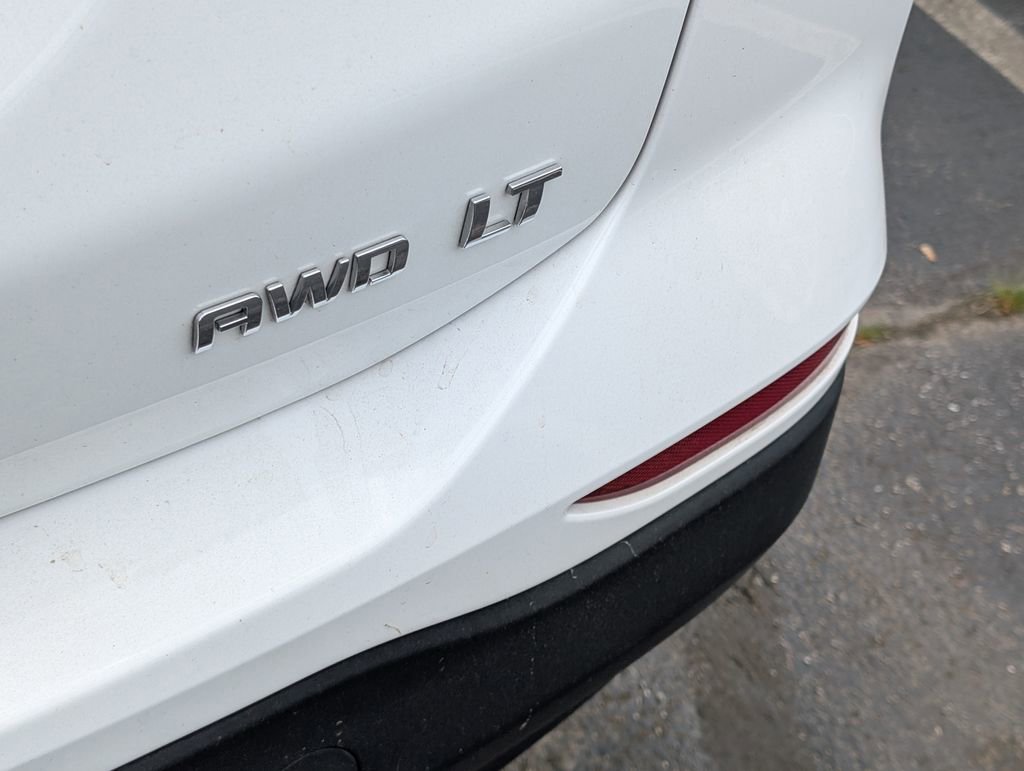 Used 2023 Chevrolet Equinox LT w/ LPO, Floor Liner Package image 18