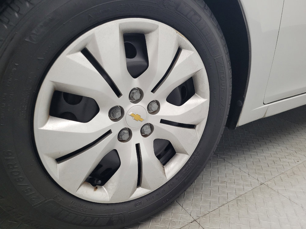 Used 2016 Chevrolet Cruze LS image 31