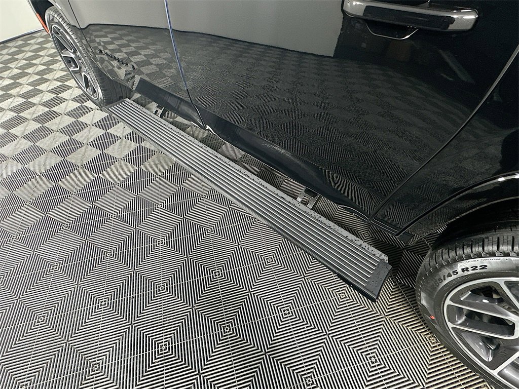 New 2025 Jeep Wagoneer L Series III image 23