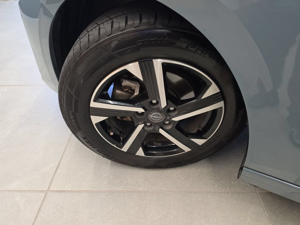 Used 2024 Nissan Sentra SV FWD image 33