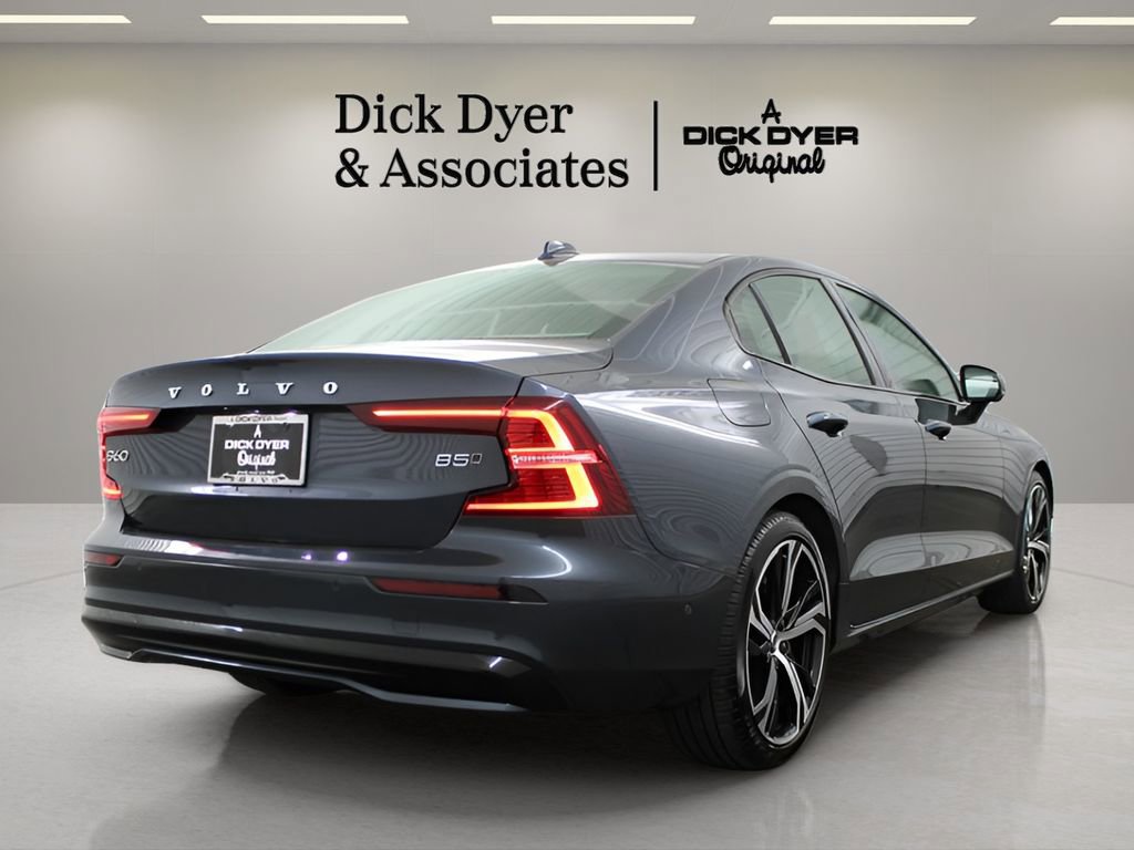 Used 2023 Volvo S60 B5 Plus w/ Climate Package image 2