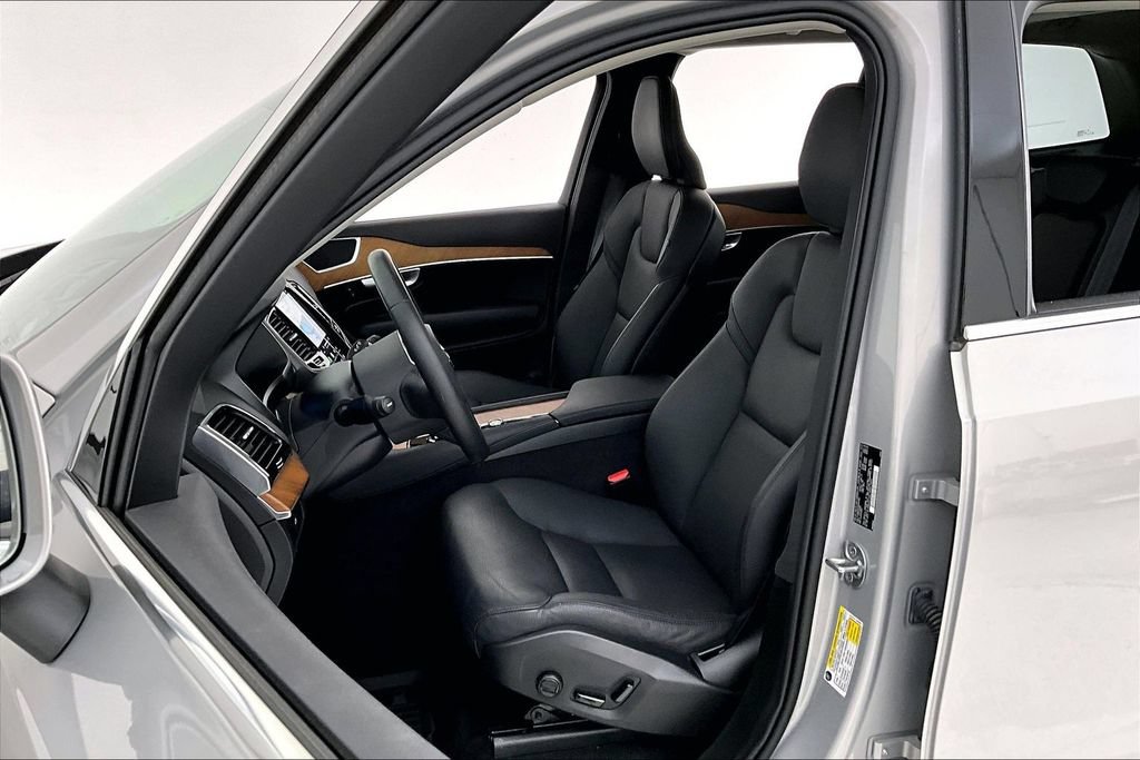 Certified 2024 Volvo XC90 B6 Plus AWD/4WD image 31