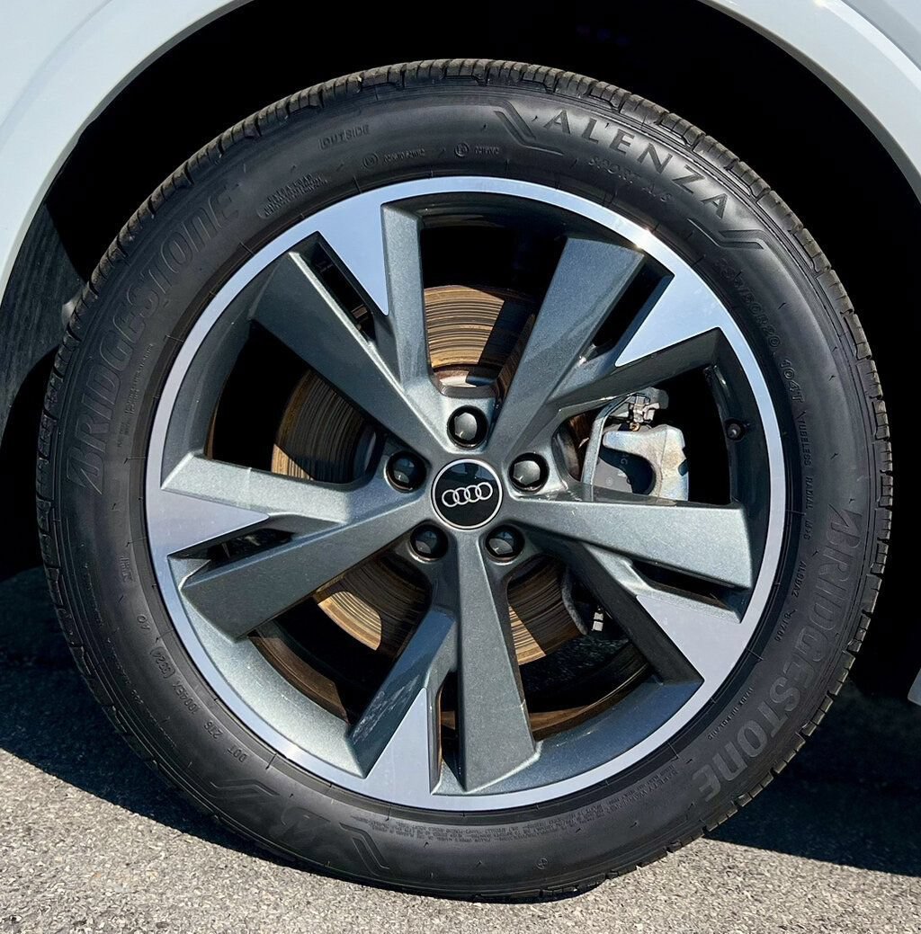 Used 2022 Audi Q4 e-tron Premium Plus w/ Premium Plus AWD/4WD image 31