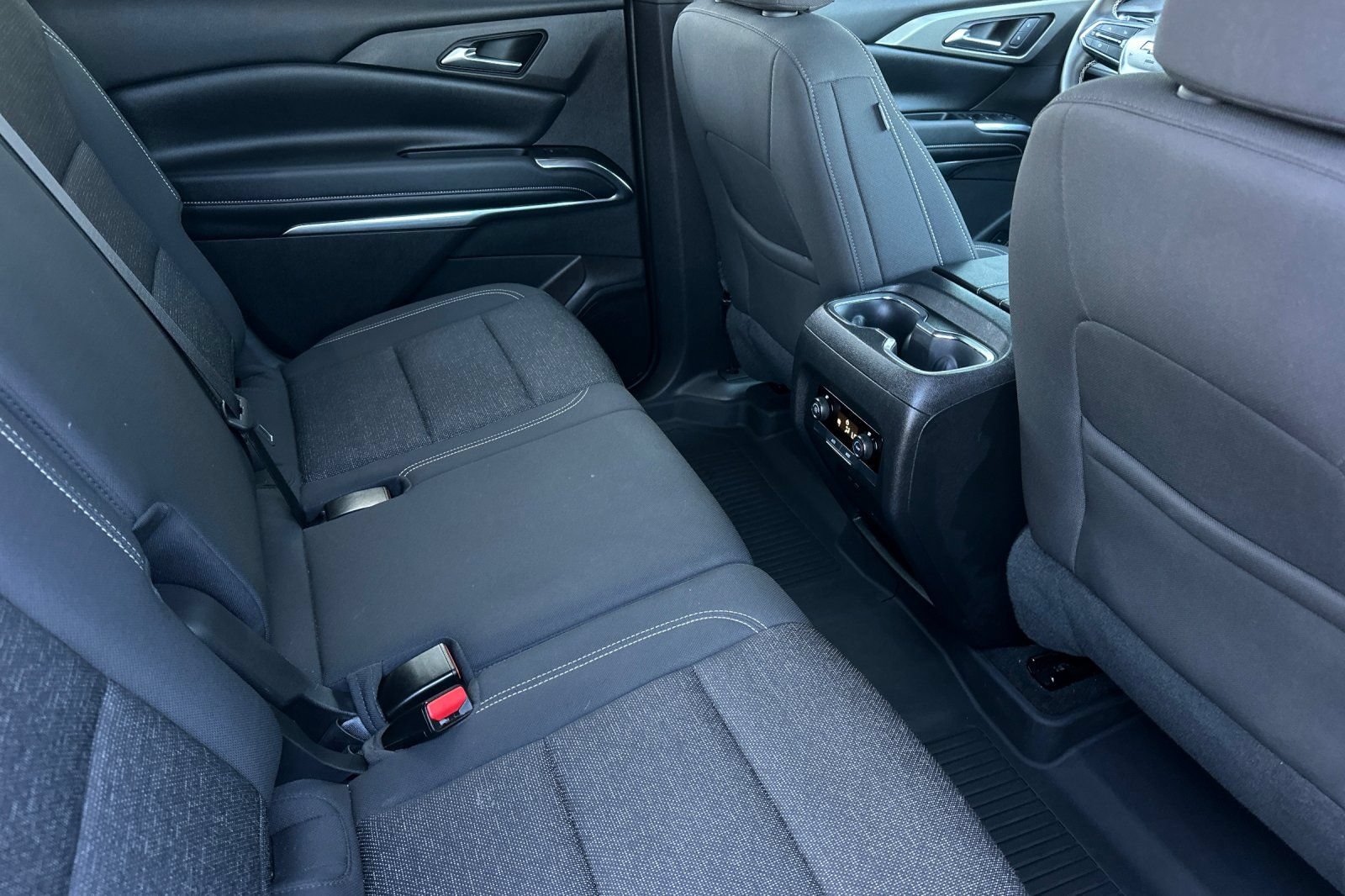 Certified 2025 Chevrolet Traverse LT w/ LPO, Floor Liner Package FWD image 20