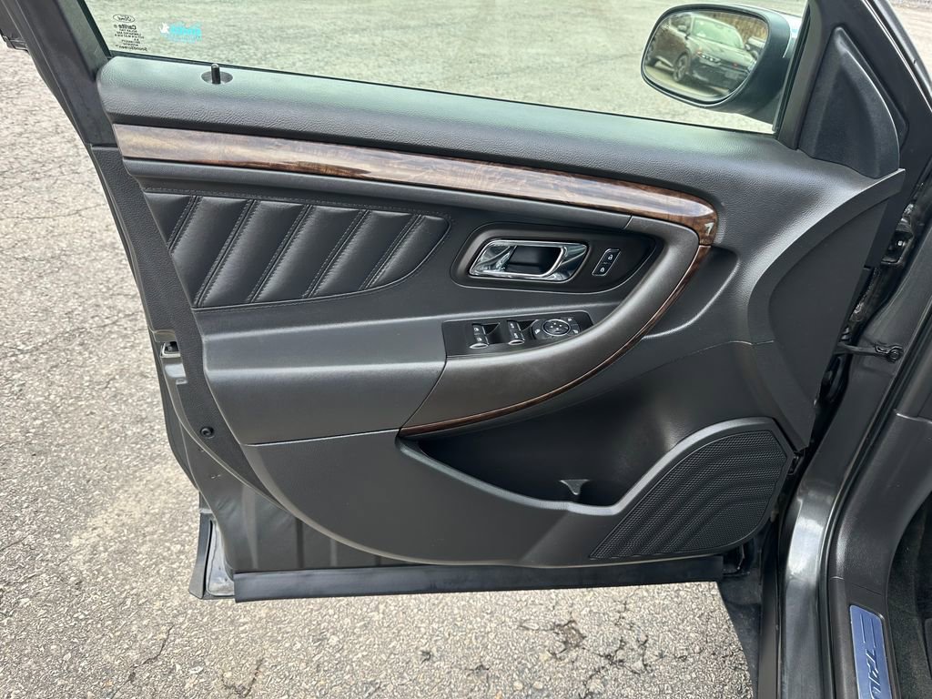 Used 2016 Ford Taurus Limited w/ Equipment Group 301A AWD/4WD image 20