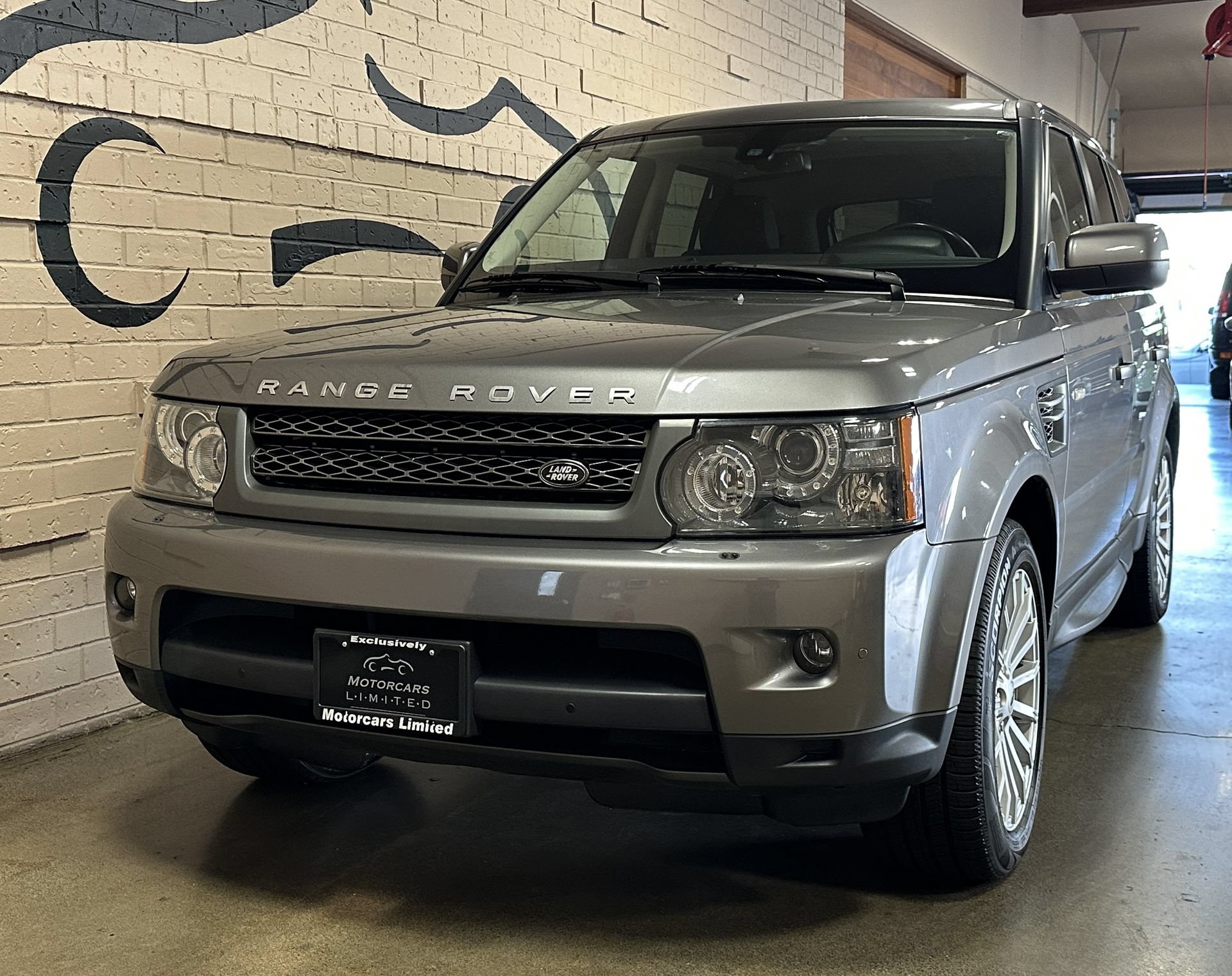 Used 2011 Land Rover Range Rover Sport HSE AWD/4WD image 23