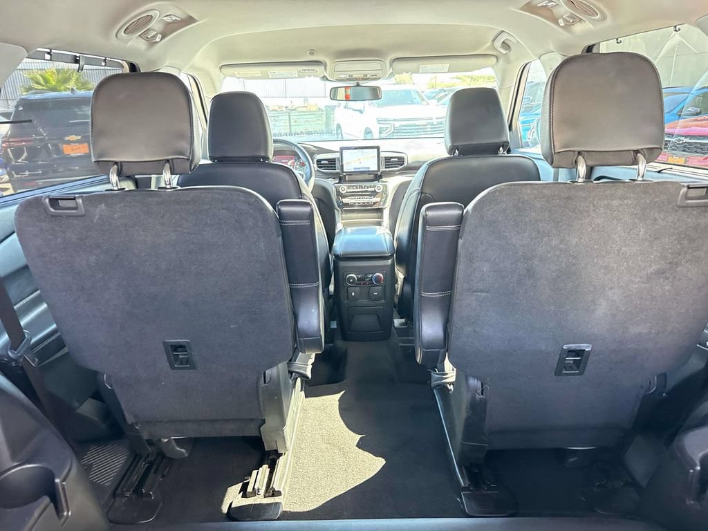 Used 2023 Ford Explorer Limited AWD/4WD image 10