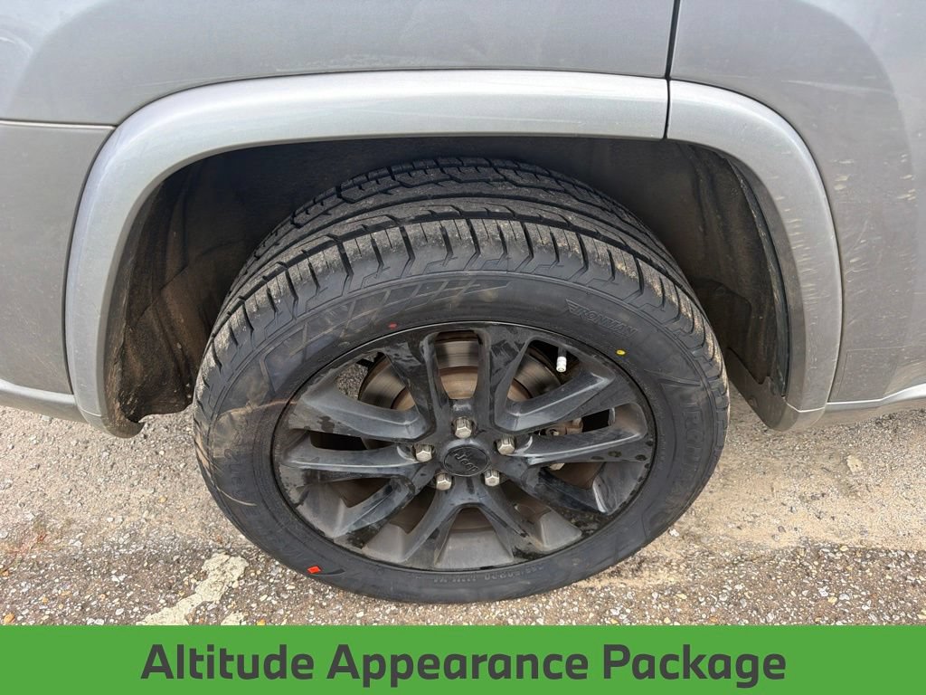 Used 2021 Jeep Grand Cherokee Laredo X AWD/4WD image 11