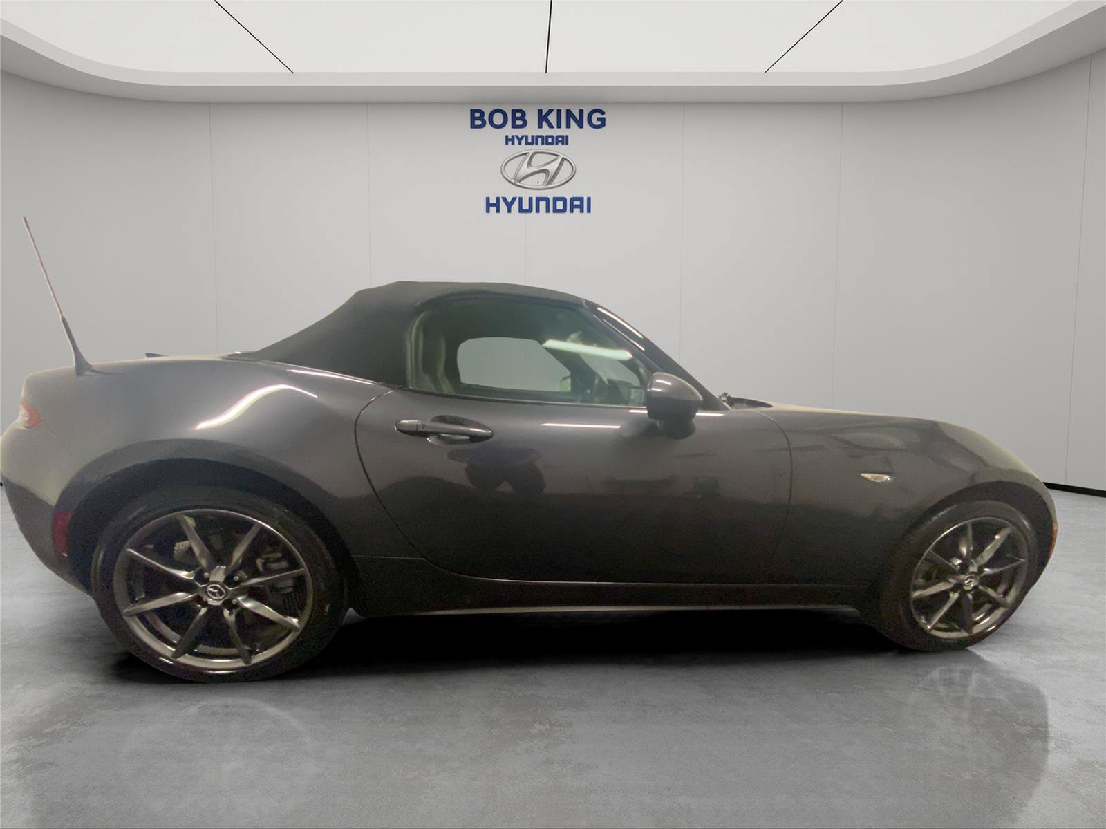 Used 2016 MAZDA MX-5 Miata Grand Touring RWD image 6