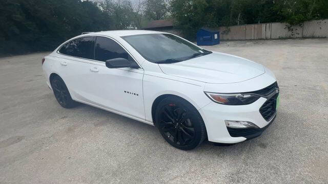 Used 2022 Chevrolet Malibu LT w/ Redline Edition image 2