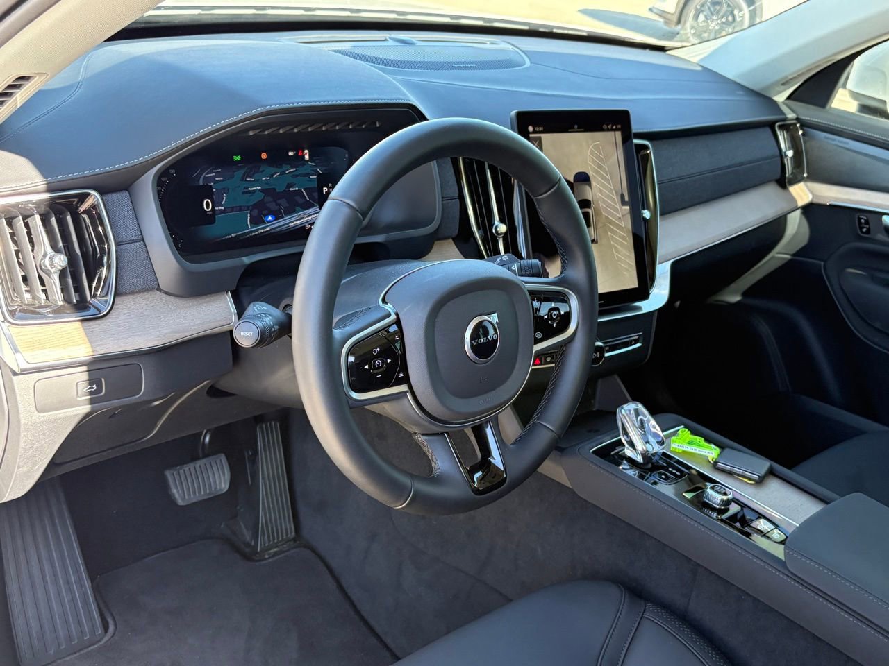 New 2026 Volvo XC90 B5 Plus w/ Protection Package Premier image 13