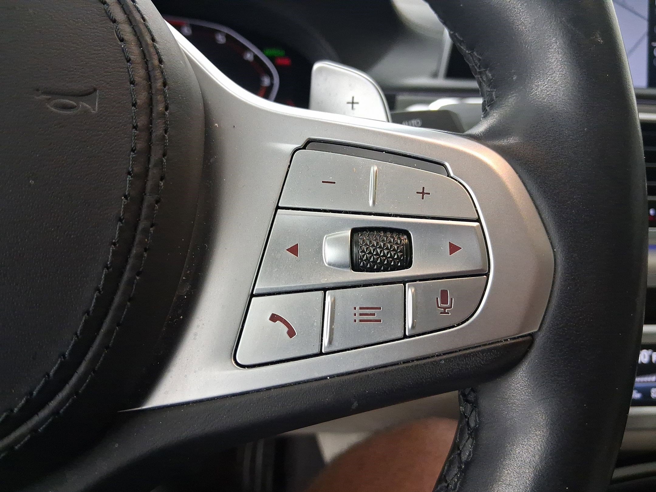 Certified 2022 BMW M760i xDrive image 21