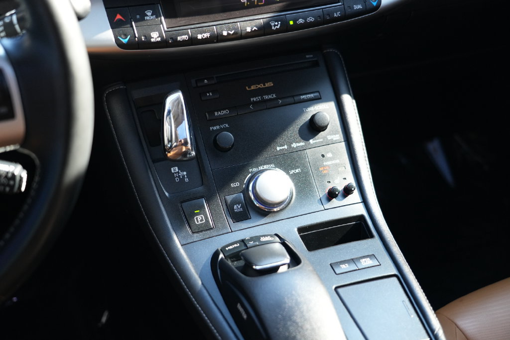 Used 2013 Lexus CT 200h w/ Premium Pkg w/Navigation FWD image 20