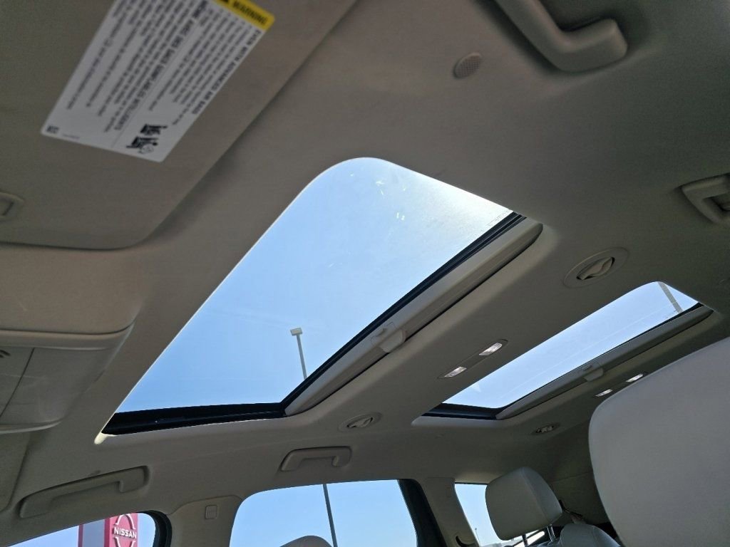 Used 2019 Buick Enclave Essence image 3