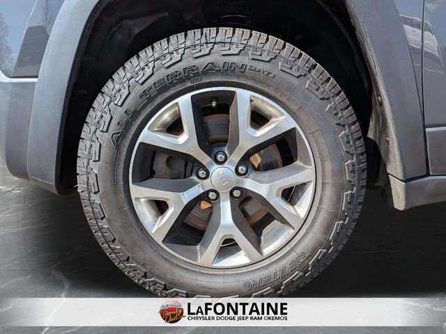 Used 2017 Jeep Cherokee Trailhawk w/ Cold Weather Group image 30