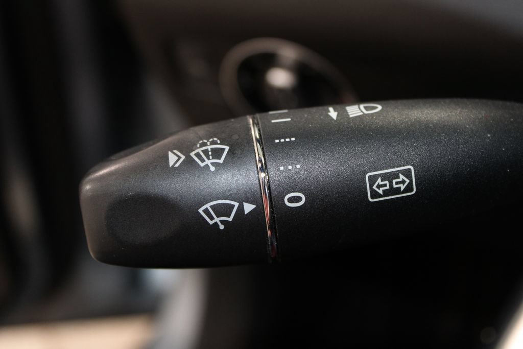Used 2012 Mercedes-Benz SLK 350 image 39