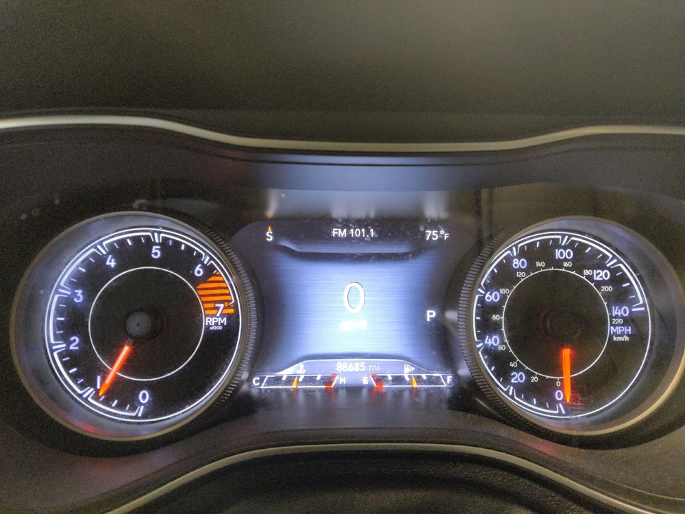 Used 2019 Jeep Cherokee Limited FWD image 23