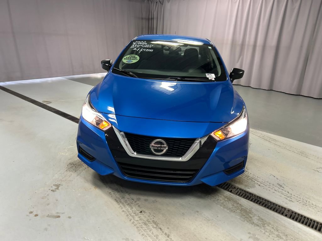 Used 2022 Nissan Versa S w/ Lighting Package image 2