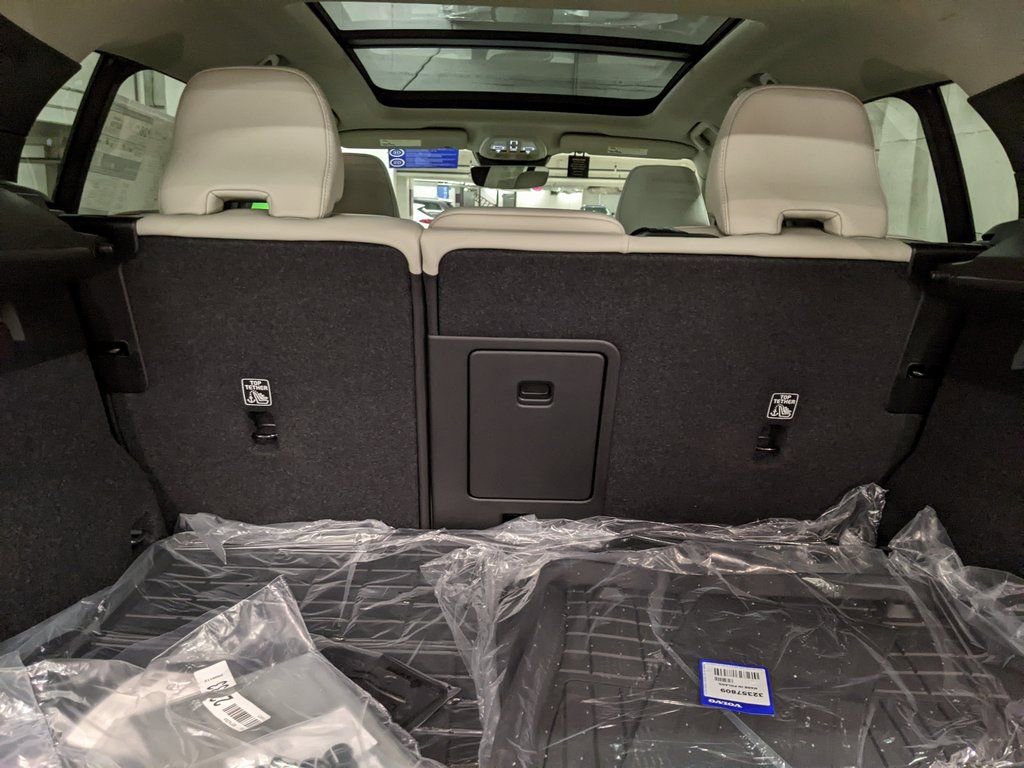 New 2025 Volvo XC40 B5 Plus w/ Protection Package Premier image 27